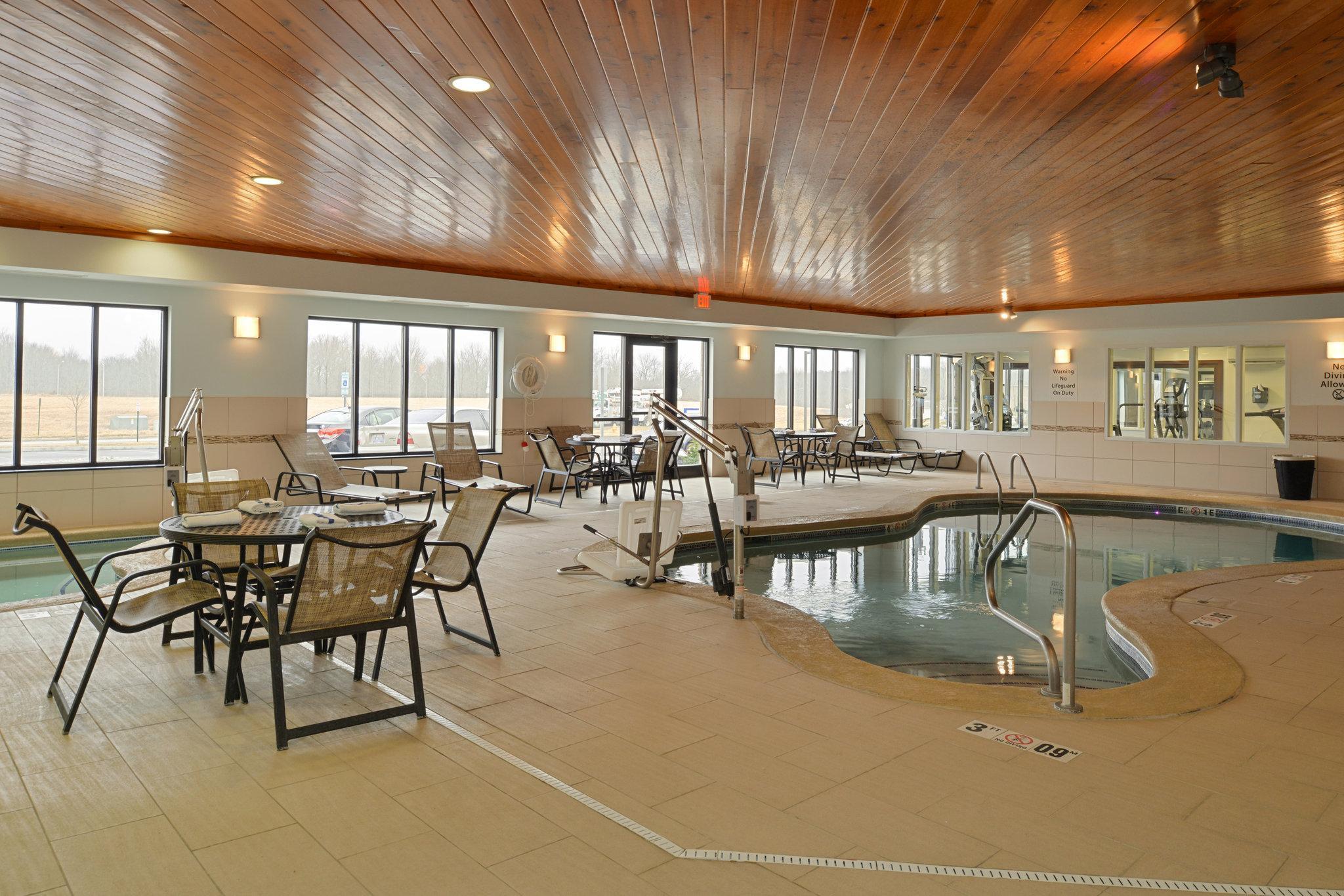 Holiday Inn Express & Suites Greenfield By Ihg Zewnętrze zdjęcie