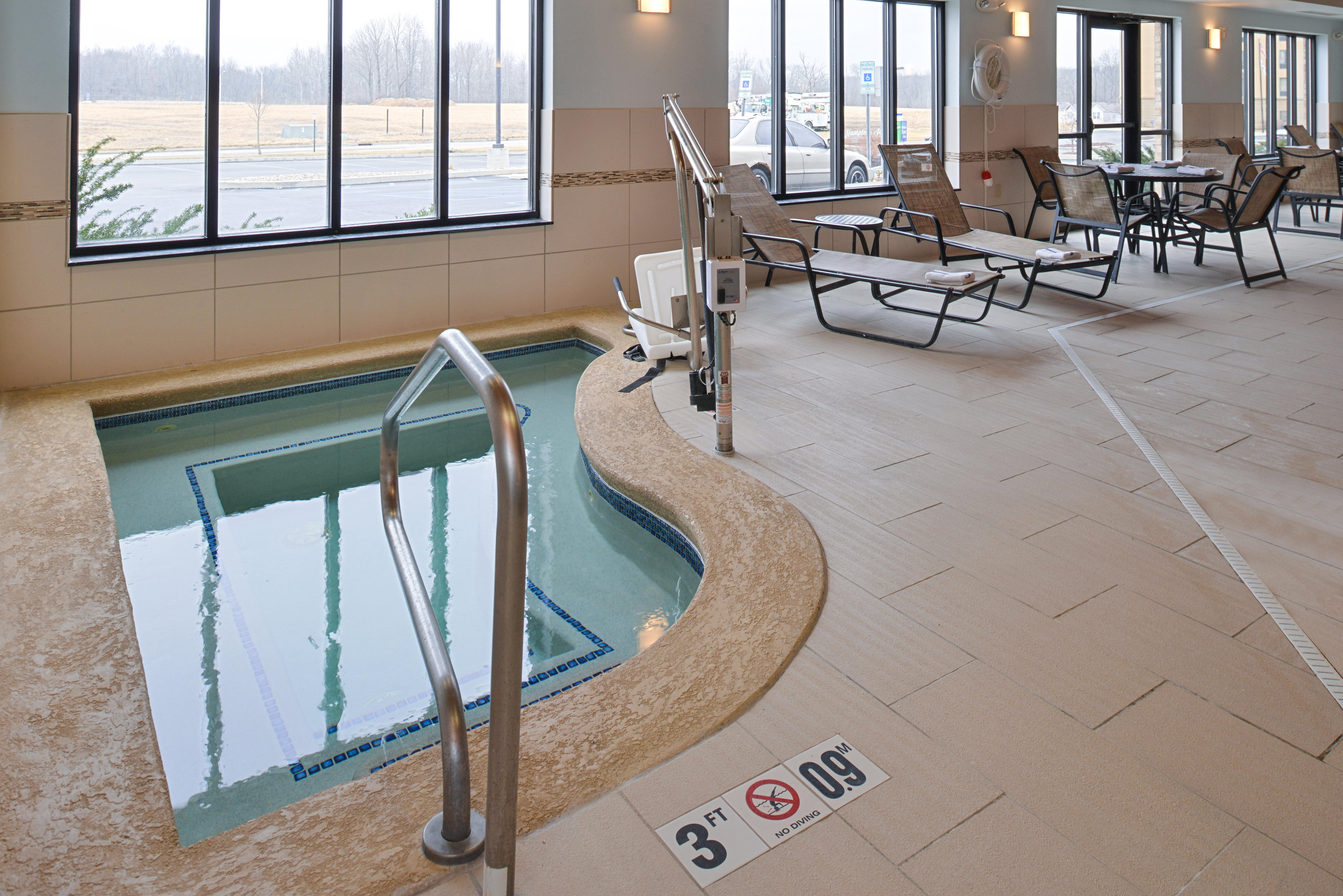 Holiday Inn Express & Suites Greenfield By Ihg Zewnętrze zdjęcie