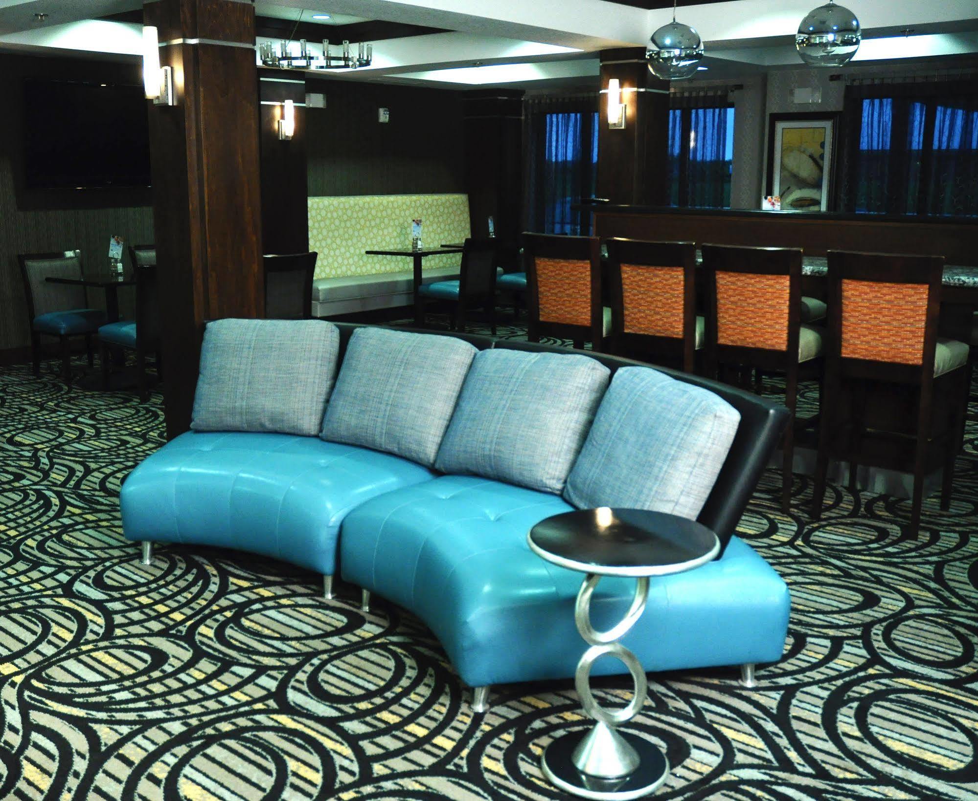 Holiday Inn Express & Suites Greenfield By Ihg Zewnętrze zdjęcie
